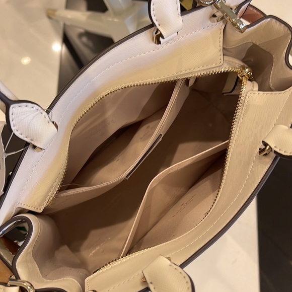 Kate Spade Staci Medium Satchel medium satchel
KB719 garden bouquet
cream multi - Picture 10 of 16